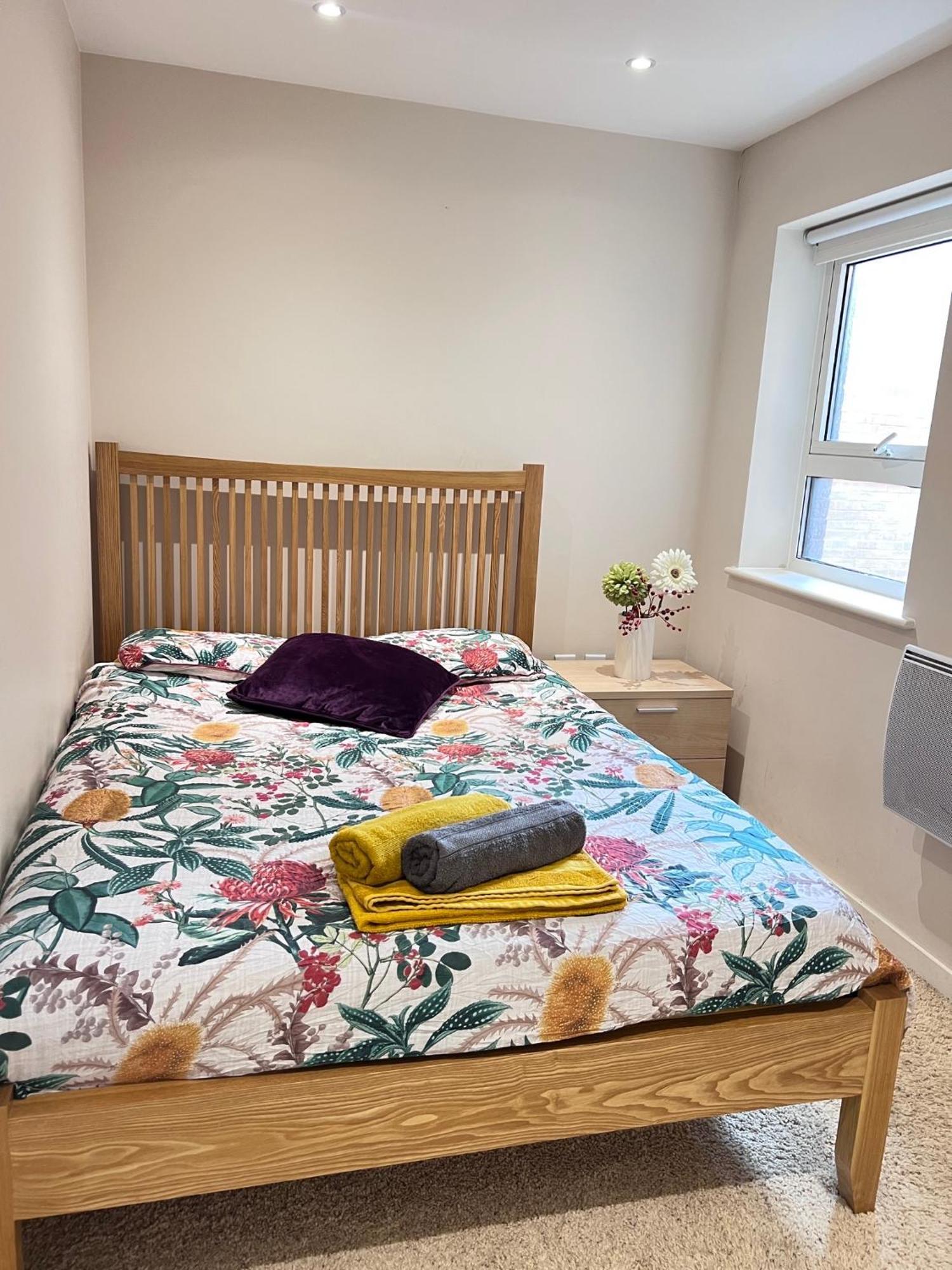 Great City Centre Getaway Apartment 2 Bed Near The Beach And Shopping Area Свонсі Екстер'єр фото