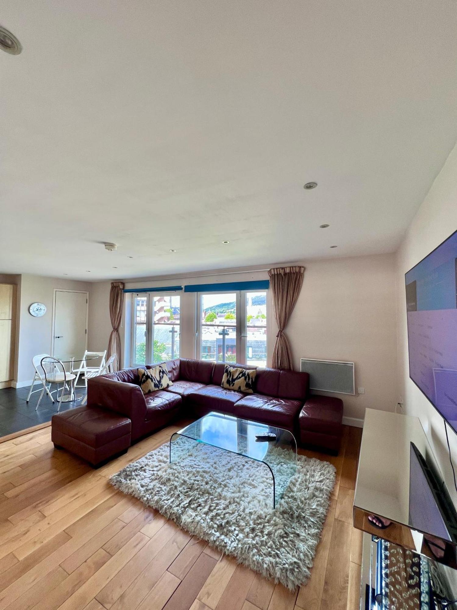 Great City Centre Getaway Apartment 2 Bed Near The Beach And Shopping Area Свонсі Екстер'єр фото